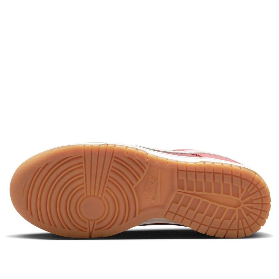 Nike Dunk Low ‘Desert Berry’