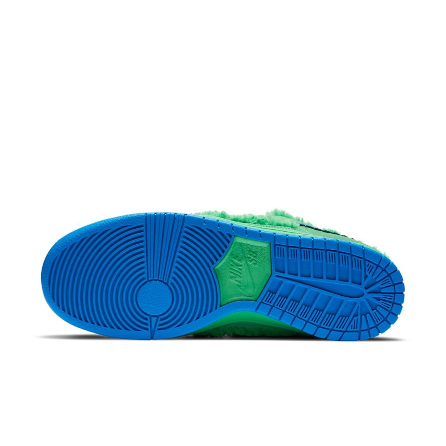 Nike x Grateful Dead SB Dunk Low ‘Green Bear’