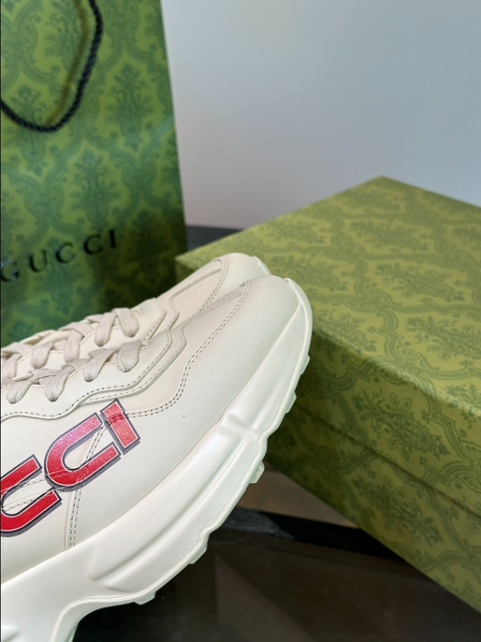 Gucci Ivory Leather Trainers In Neutrals Sneaker – GCC174