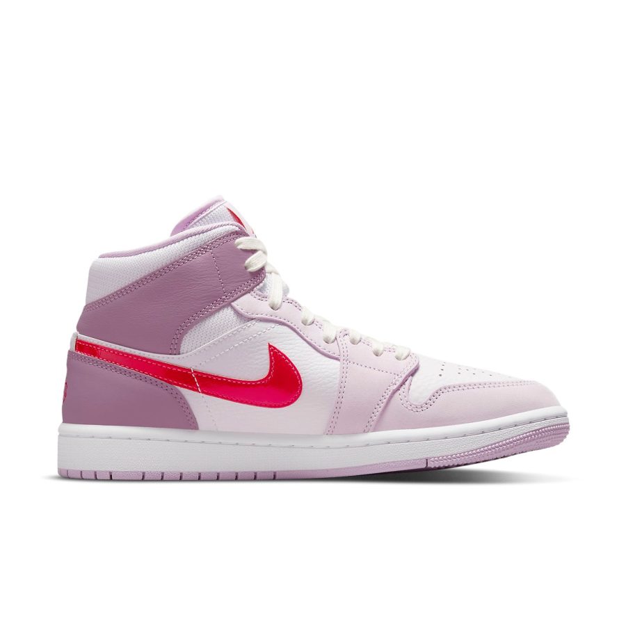 Air Jordan 1 Mid ‘Valentine’s Day’