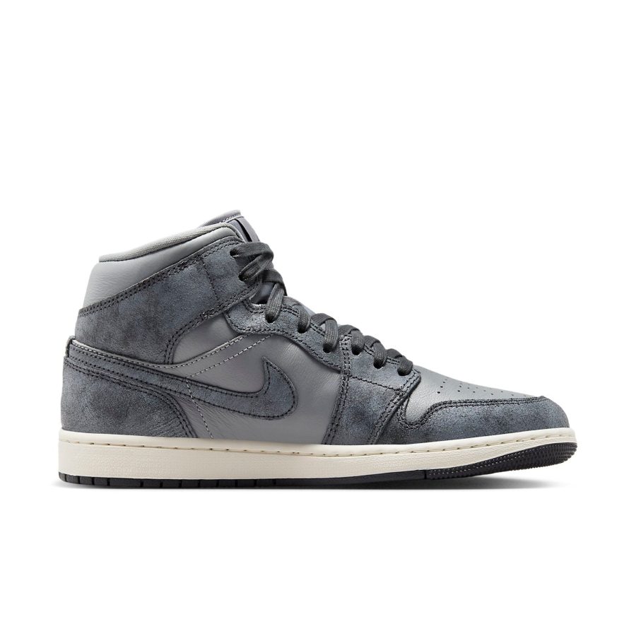 Air Jordan 1 Mid ‘Distressed Smoke Grey’
