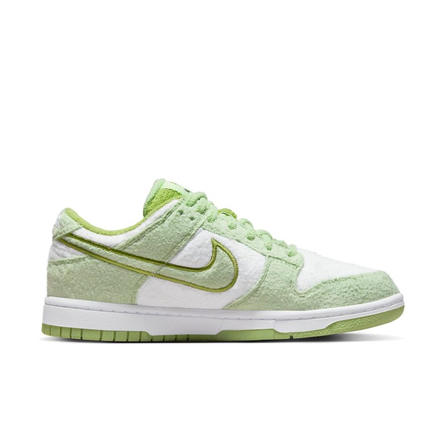 Nike Dunk Low SE ‘Fleece – Honeydew’