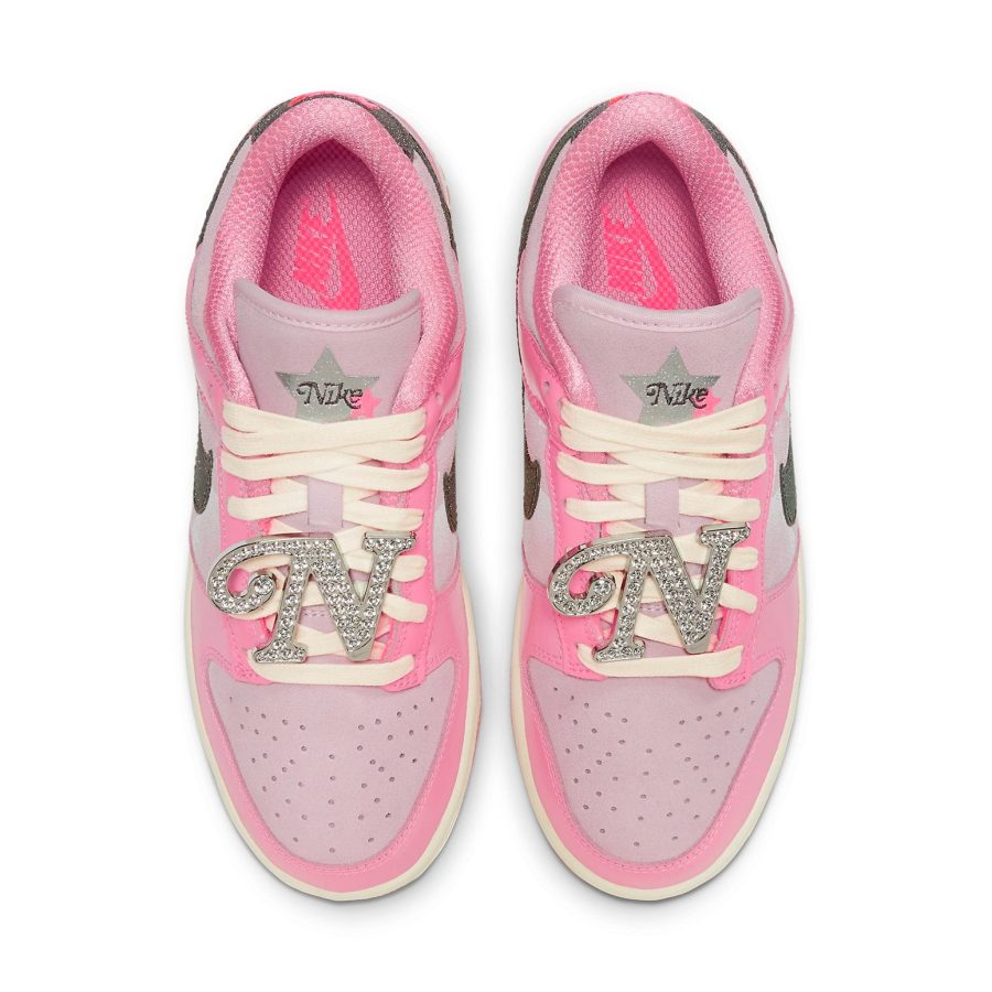 Nike Dunk Low ‘Barbie’
