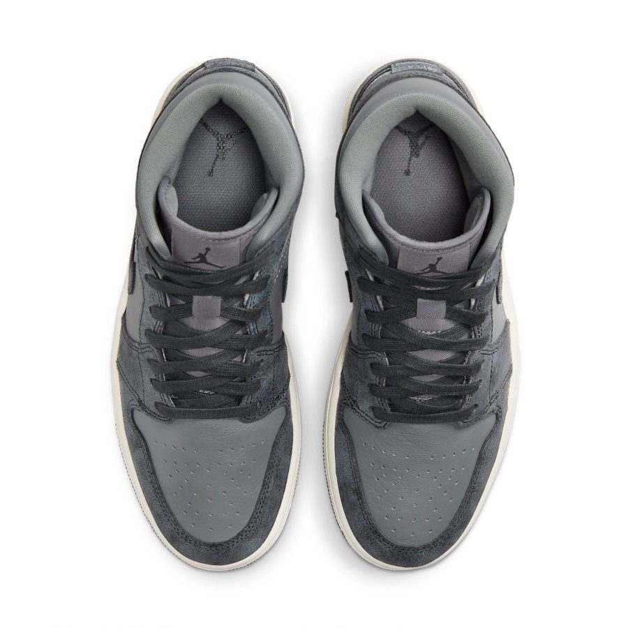 Air Jordan 1 Mid ‘Distressed Smoke Grey’