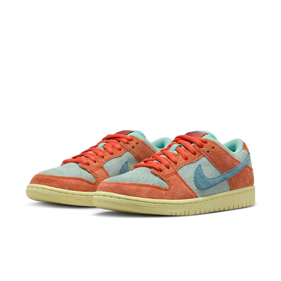 Nike SB Dunk Low ‘Orange Emerald Rise’