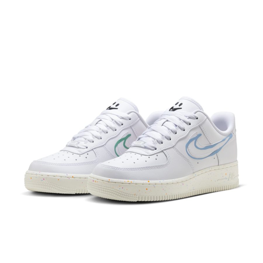 Nike Air Force 1 07 LX ‘Neon Paint’