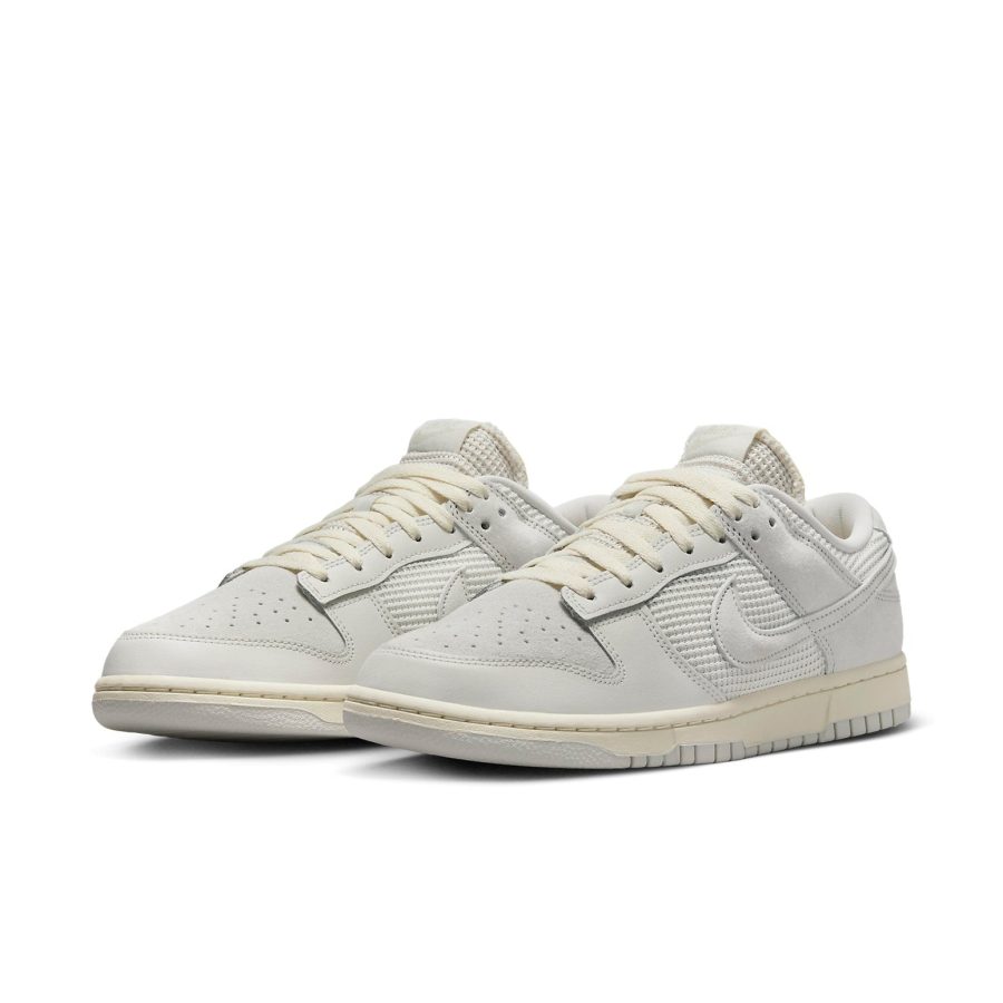 Nike Dunk Low ‘Beige Light Bone’