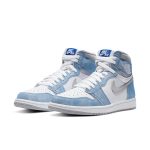 Air Jordan 1 Retro High OG ‘Hyper Royal Light Smoke Grey’
