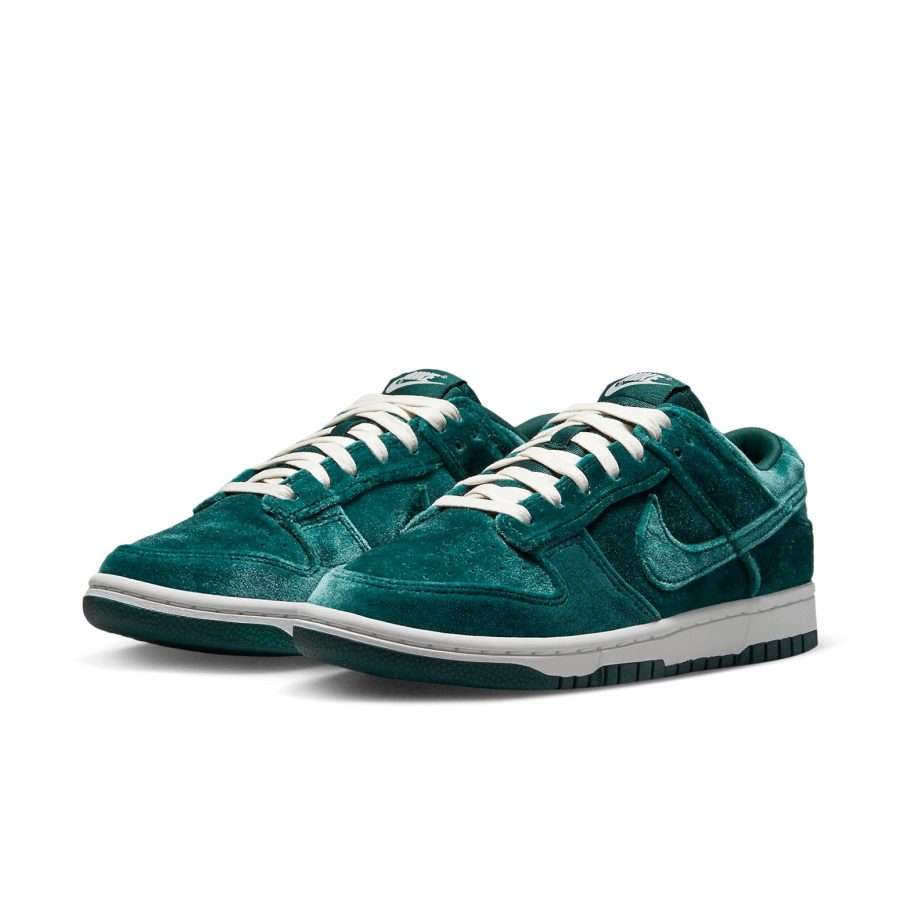 Nike Dunk Low ‘Green Velvet’