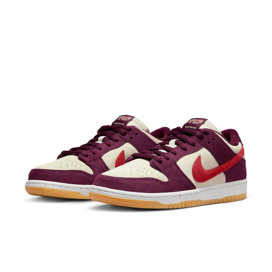Nike SB Dunk Low ‘Summit White Barely Rose University Red’