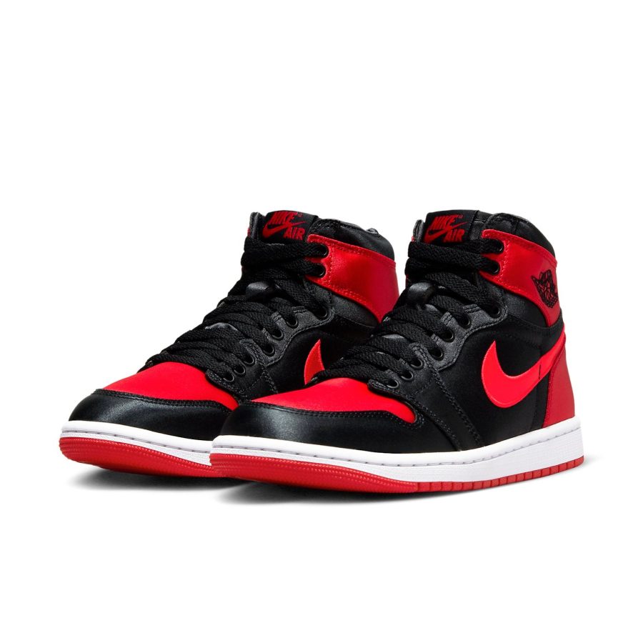 Air Jordan 1 Retro High OG ‘Satin Bred’