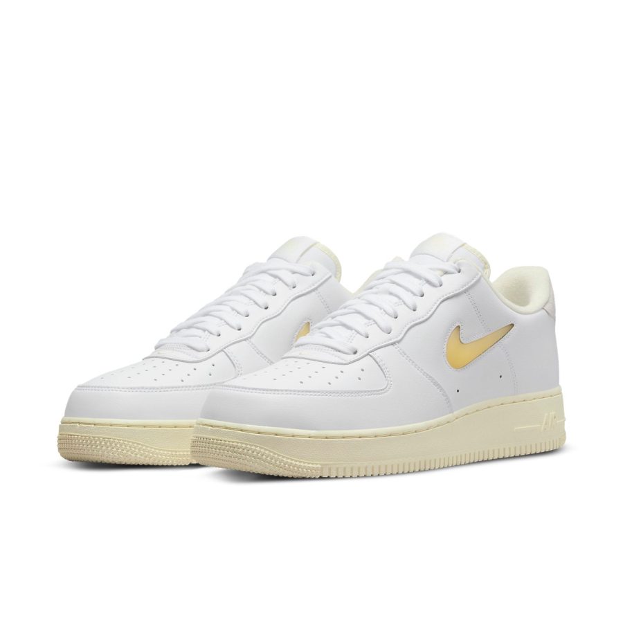 Nike Air Force 1 ’07 LX ‘Pale Vanilla’
