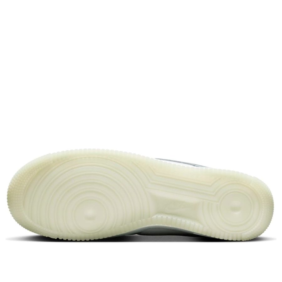 Nike Air Force 1 ’07 LV8 ‘Light Silver Pumice’