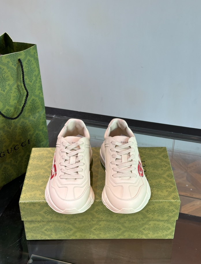 Gucci Ivory Leather Trainers In Neutrals Sneaker – GCC174