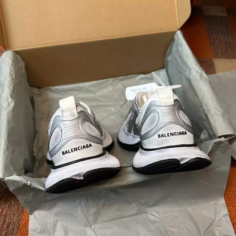 BALENCIAGA CIRCUIT SNEAKER – BLA098