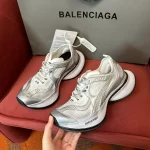 BALENCIAGA CIRCUIT SNEAKER – BLA098