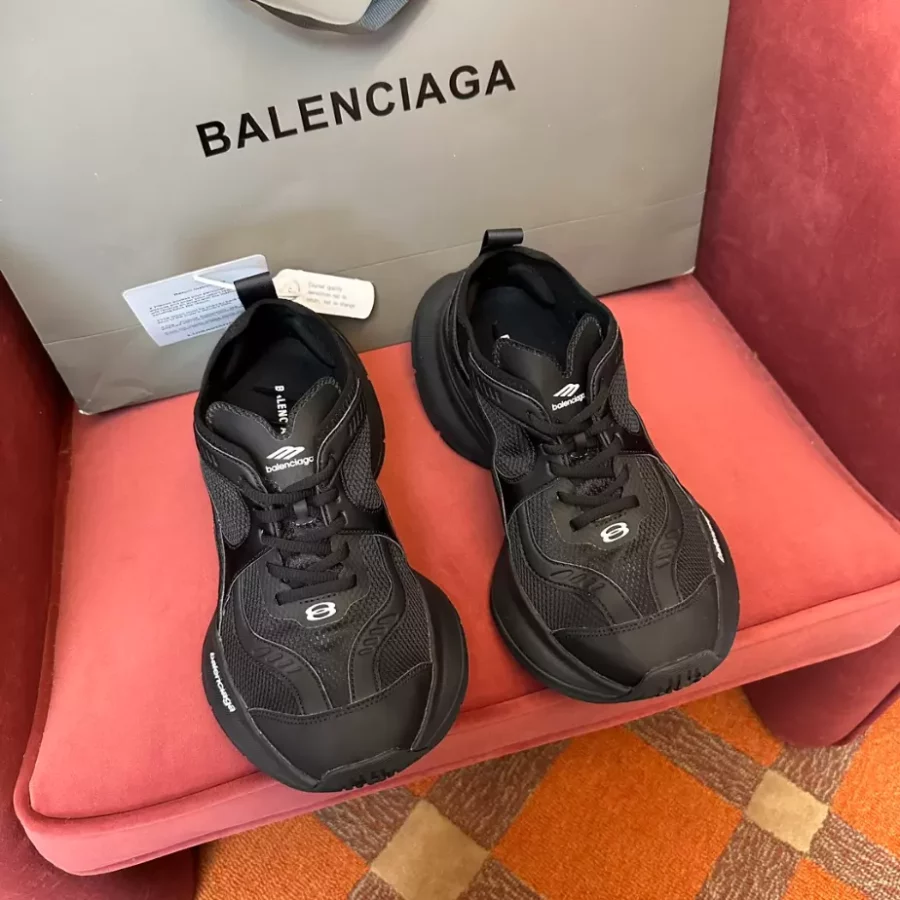 BALENCIAGA CIRCUIT SNEAKER – BLA099