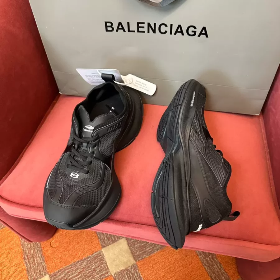 BALENCIAGA CIRCUIT SNEAKER – BLA099
