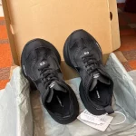 BALENCIAGA CIRCUIT SNEAKER – BLA099