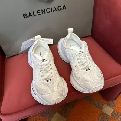 BALENCIAGA-CIRCUIT-SNEAKER-BLA100-5-1.webp