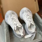 BALENCIAGA CIRCUIT SNEAKER – BLA100