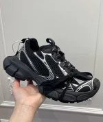 BALENCIAGA MEN’S 3XL SNEAKER – BLA119