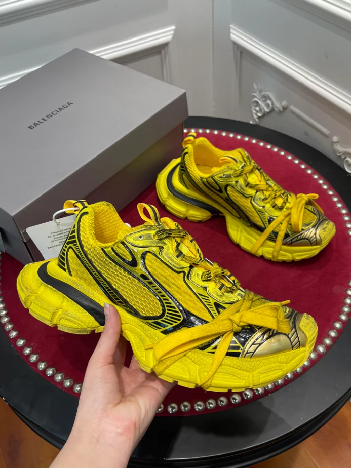 BALENCIAGA MEN’S 3XL SNEAKER – BLA121