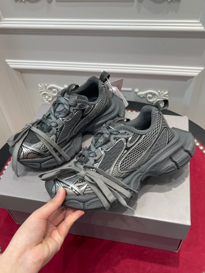 BALENCIAGA MEN’S 3XL SNEAKER – BLA123