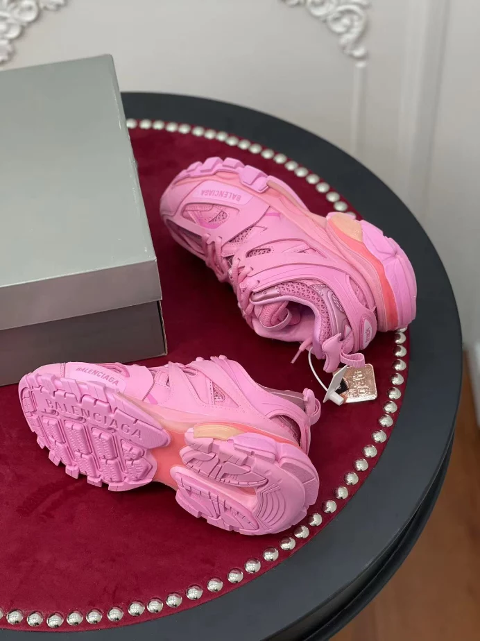 BALENCIAGA TRACK SNEAKER – BLA125