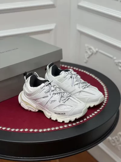 BALENCIAGA-TRACK-SNEAKER-BLA126-2-1.webp