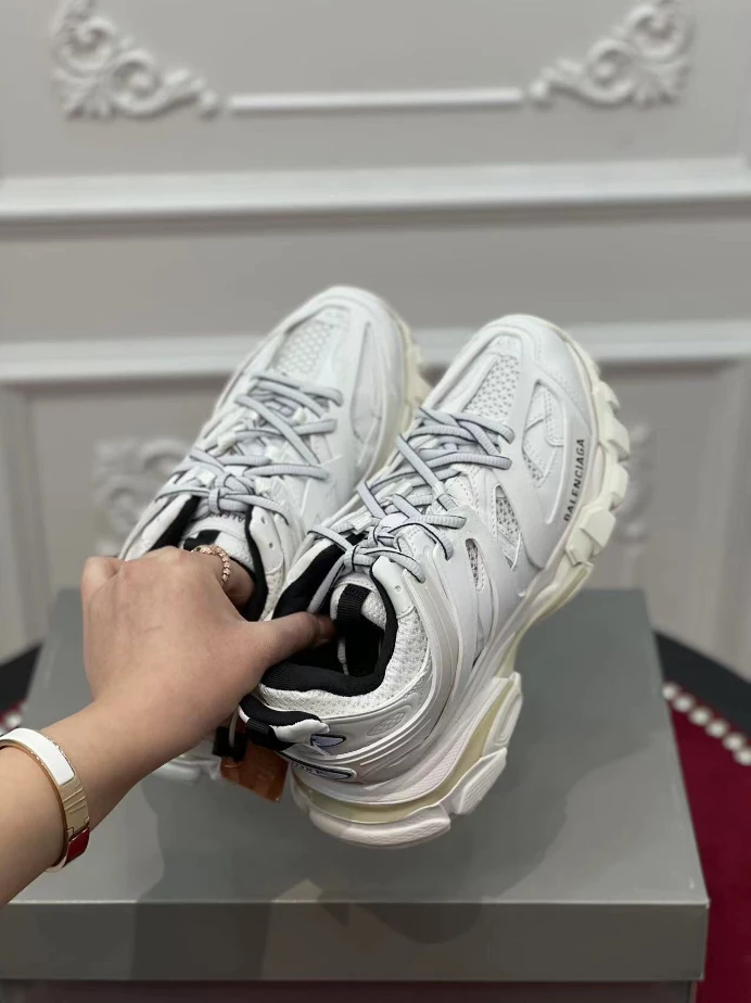 BALENCIAGA TRACK SNEAKER – BLA126