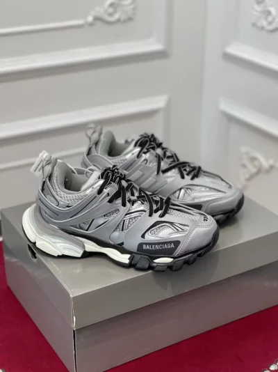 BALENCIAGA TRACK SNEAKER – BLA130