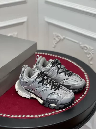BALENCIAGA-TRACK-SNEAKER-BLA130-8-1.webp