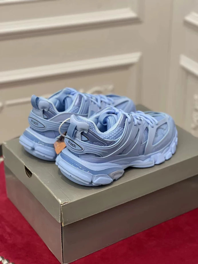 BALENCIAGA TRACK SNEAKER – BLA131