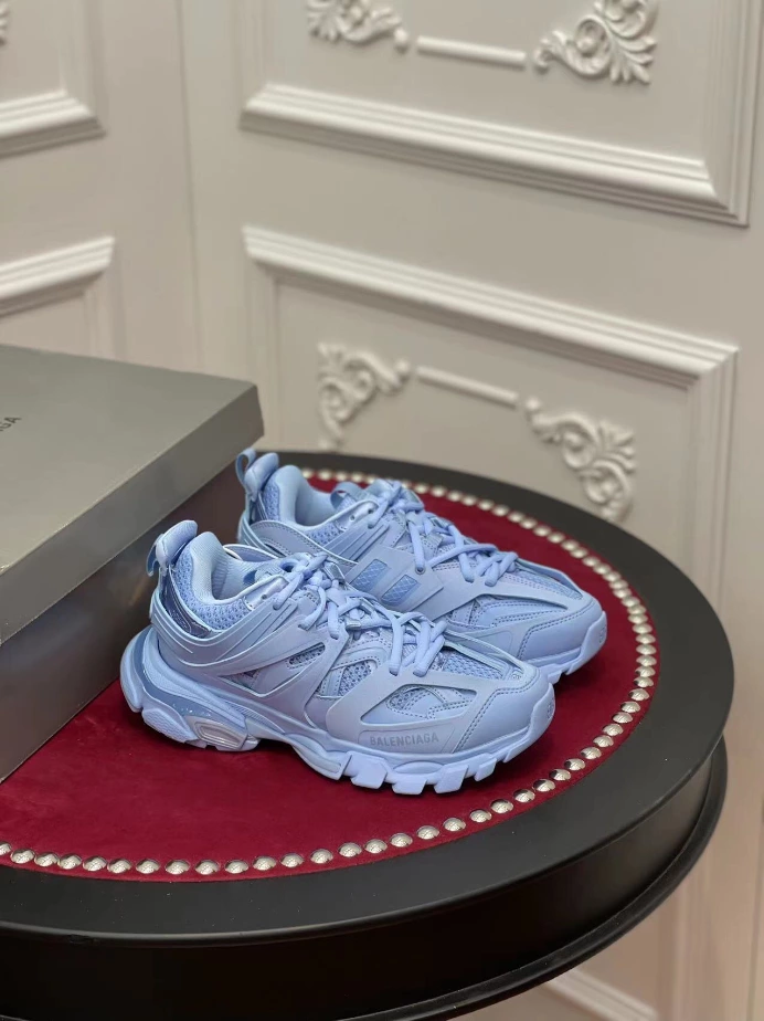 BALENCIAGA TRACK SNEAKER – BLA131