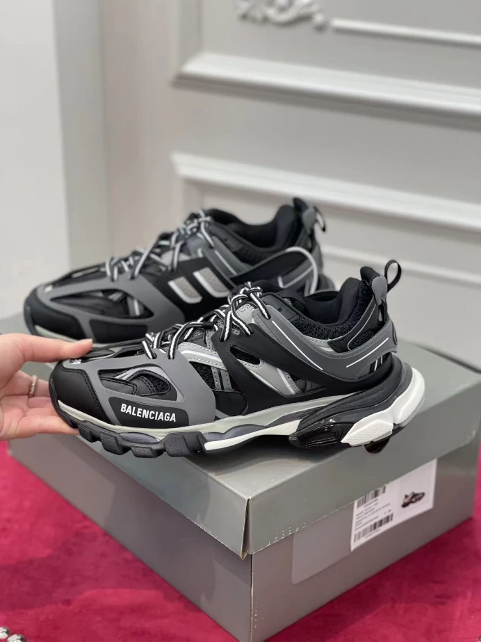 BALENCIAGA TRACK SNEAKER – BLA134