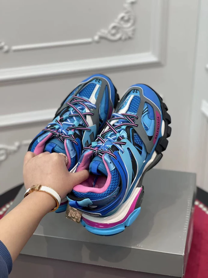 BALENCIAGA TRACK SNEAKER – BLA137