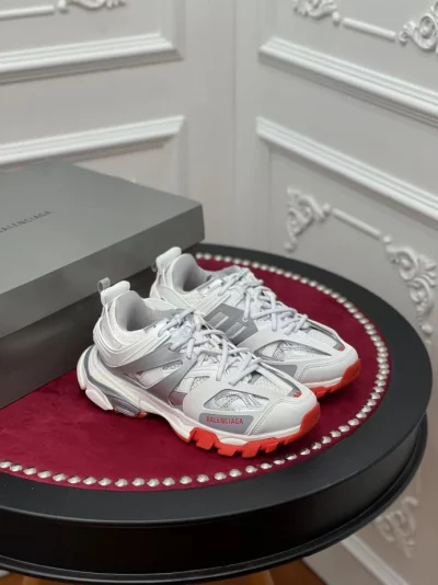 BALENCIAGA-TRACK-SNEAKER-BLA139-3-1.webp
