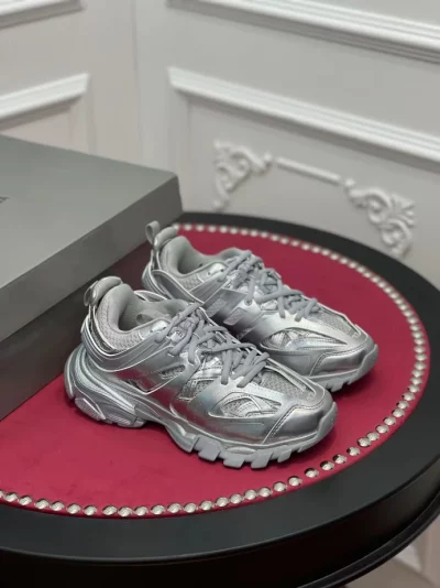 BALENCIAGA-TRACK-SNEAKER-BLA141-4-1.webp
