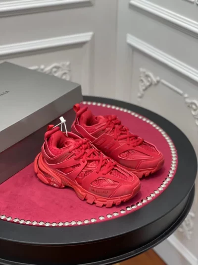 BALENCIAGA-TRACK-SNEAKER-BLA145-4-1.webp