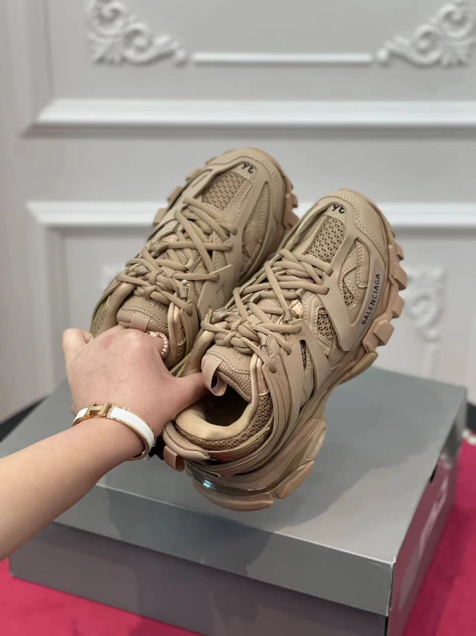 BALENCIAGA TRACK SNEAKER – BLA147