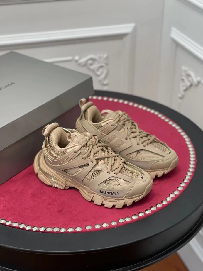 BALENCIAGA TRACK SNEAKER – BLA147