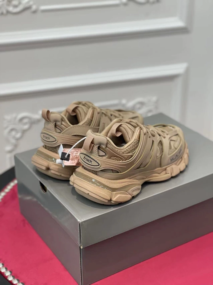 BALENCIAGA TRACK SNEAKER – BLA147