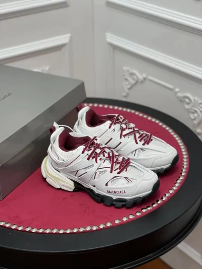 BALENCIAGA-TRACK-SNEAKER-BLA148-7-1.webp