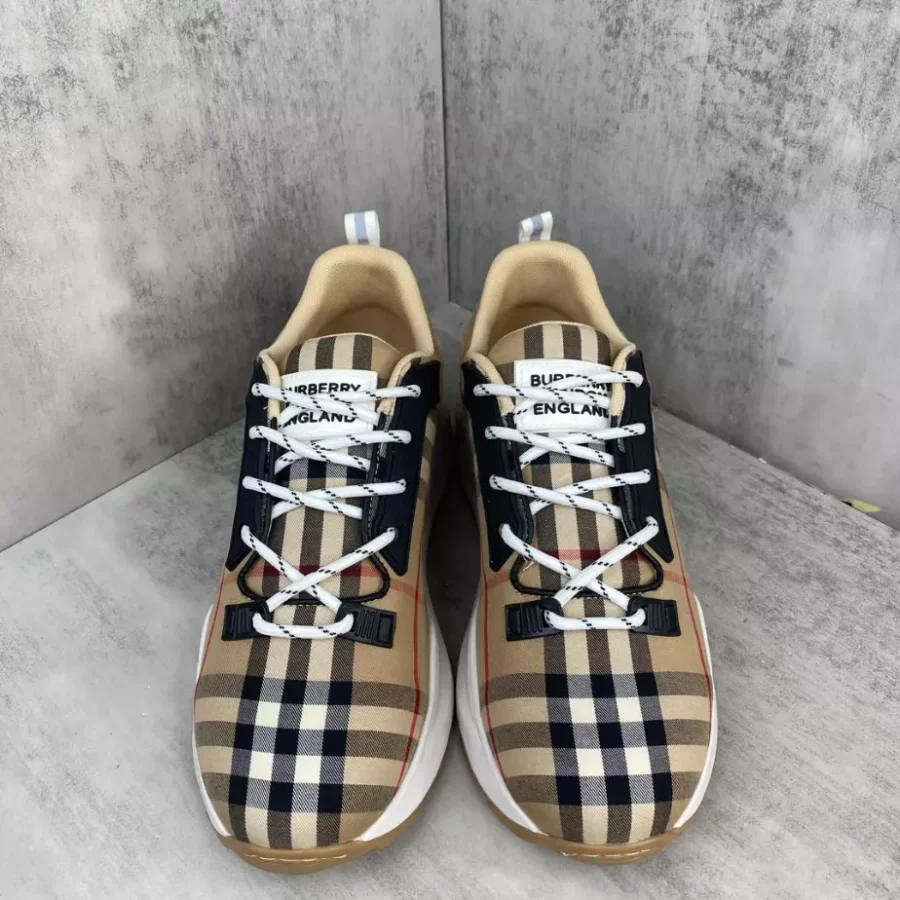 BURBERRY PLATFORM SNEAKERS – BBR058