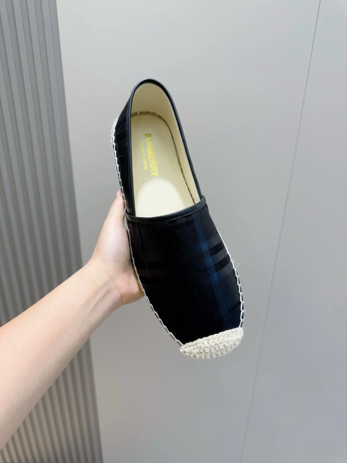 BURBERRY CANVAS STRAW BUCKET – BBR038