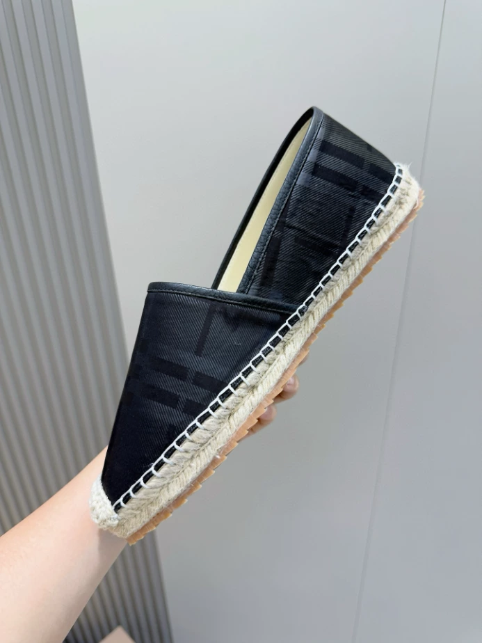 BURBERRY CANVAS STRAW BUCKET – BBR038