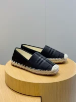 BURBERRY CANVAS STRAW BUCKET – BBR038