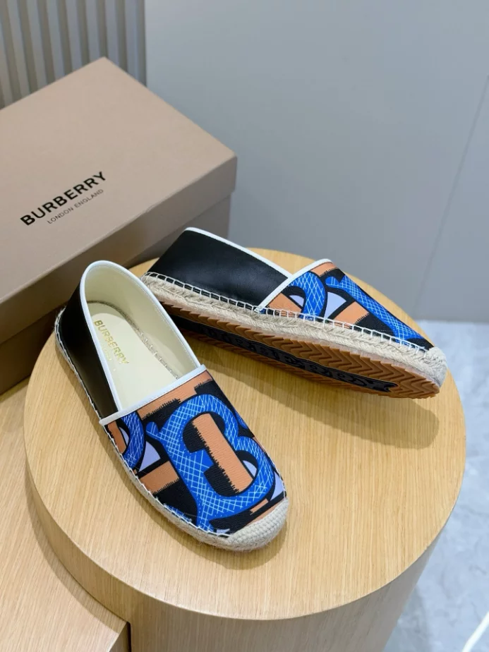 BURBERRY CANVAS STRAW BUCKET – BBR041