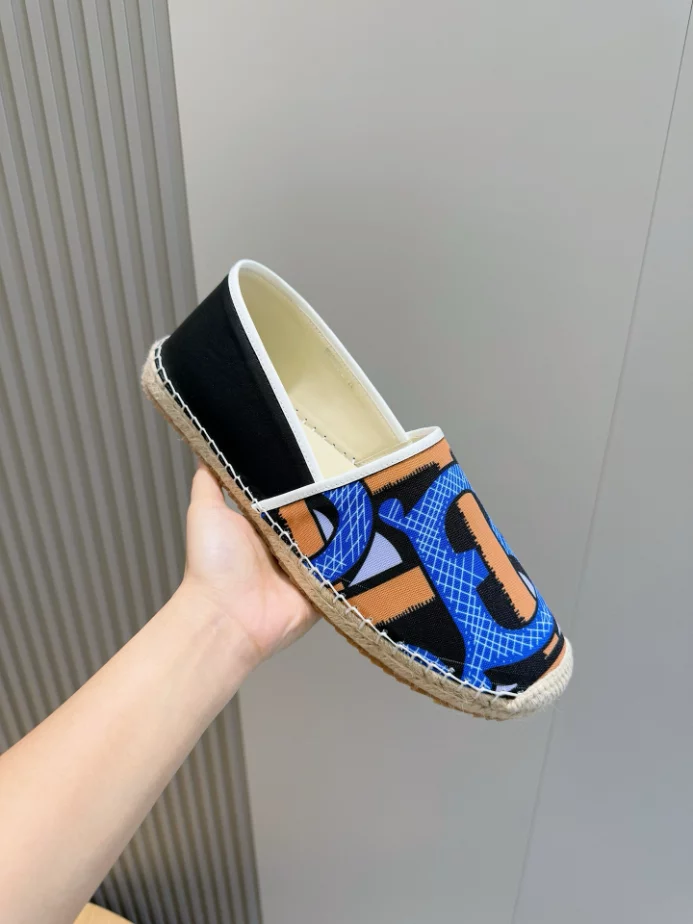 BURBERRY CANVAS STRAW BUCKET – BBR041